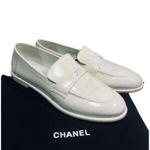 Chanel CC Logo White Patent Leather Loafers Moccasins Flats NWOT Slipper Shoes
